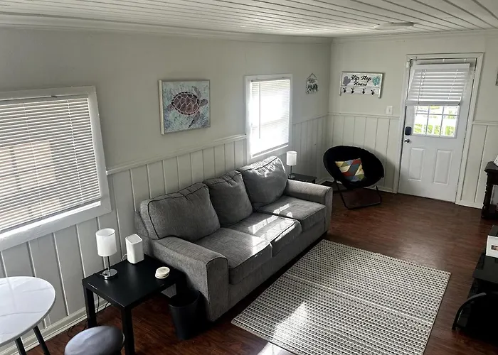 Retreat Near Hospitals & Holiday home Pensacola