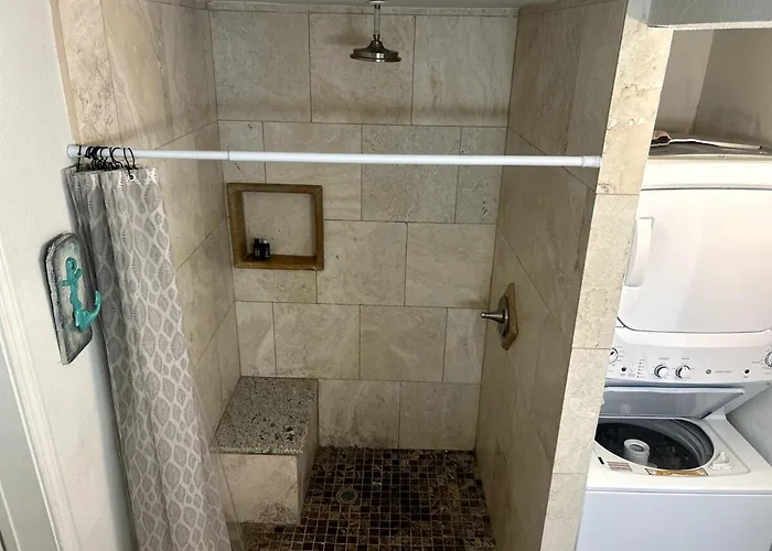 Holiday home Retreat Near Hospitals & Pensacola