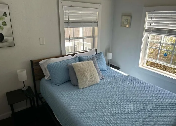 Retreat Near Hospitals & * Pensacola